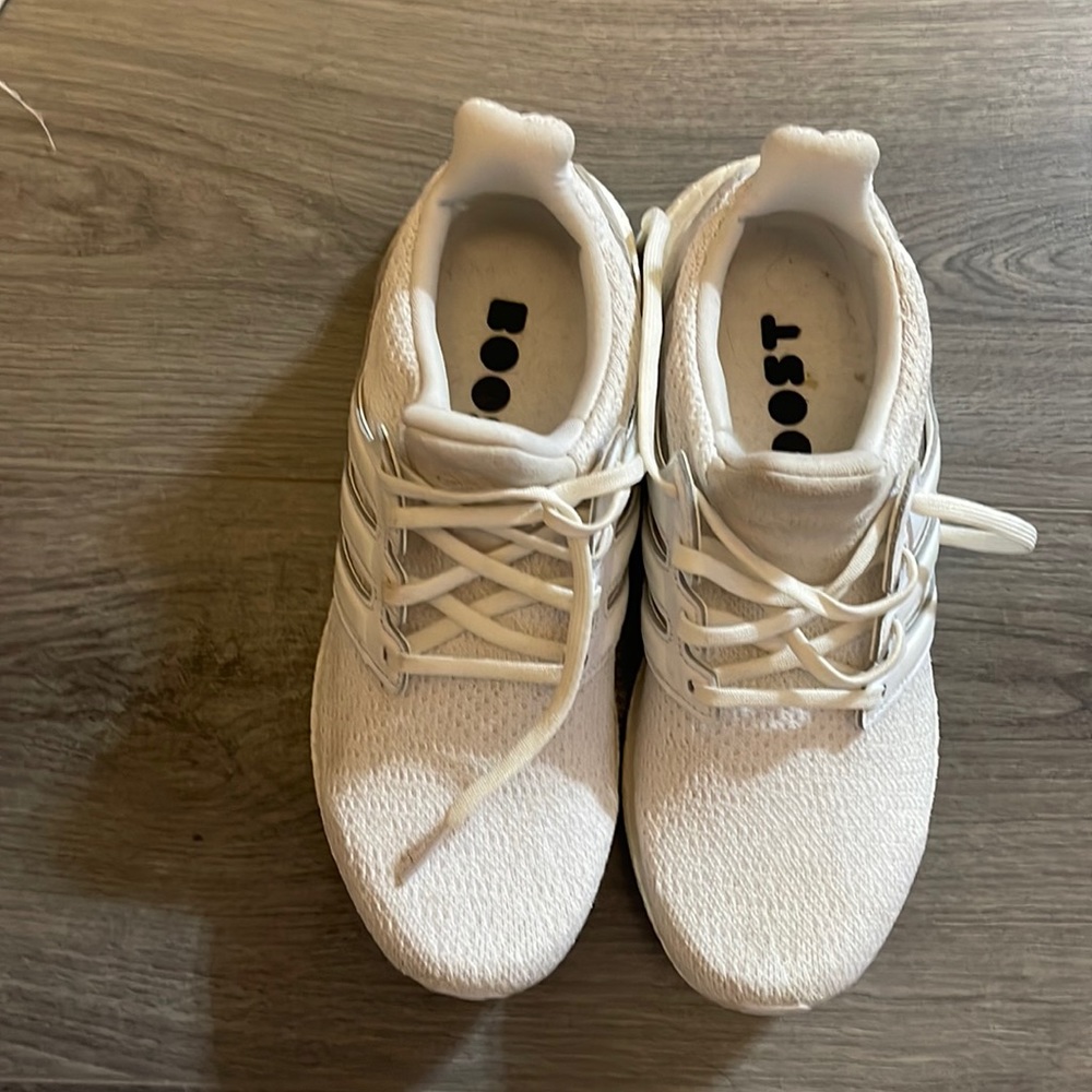 White Adidas ultra boost size 8.5